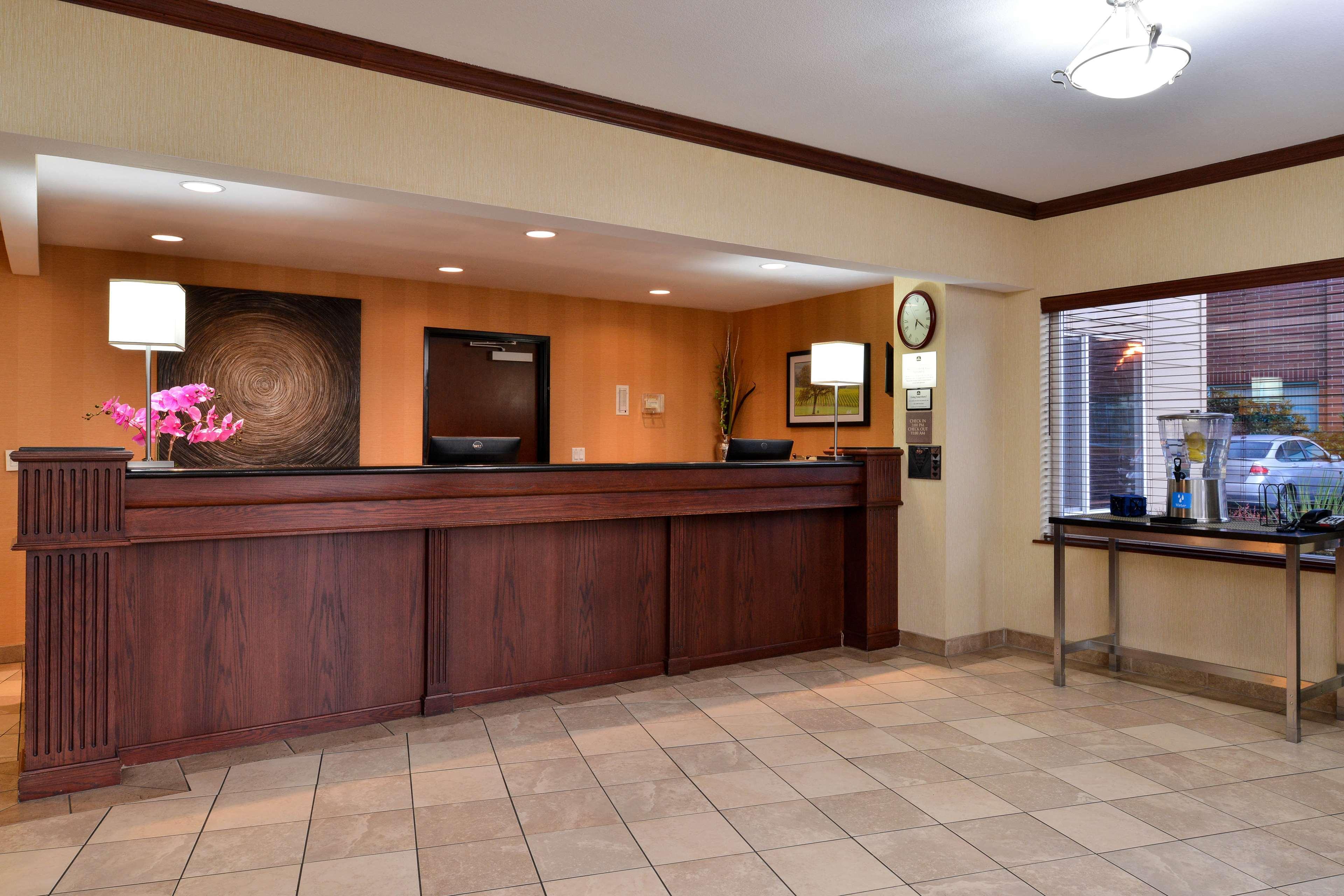 Best Western Wilsonville Inn & Suites Exterior photo